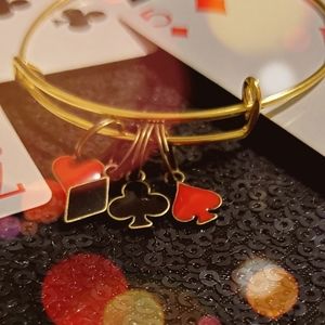 Playing card themed expandable bracelet